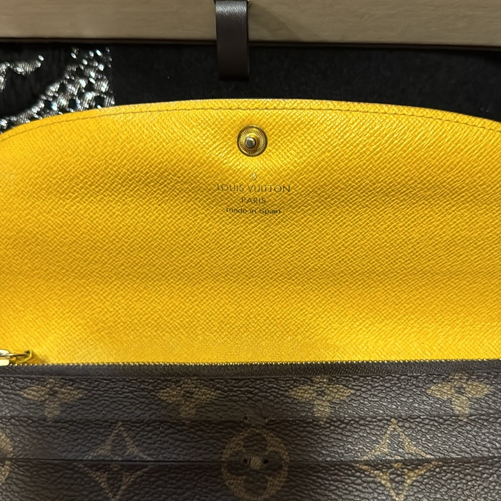 Women’s or Men’s Louis Vuitton Monogram Wallet with Yellow Guts inside Pristine - Picture 5 of 17